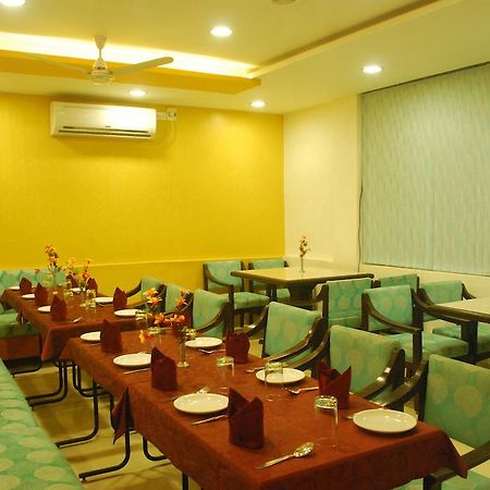 Hotel Sagar Kinara Mālvan Extérieur photo